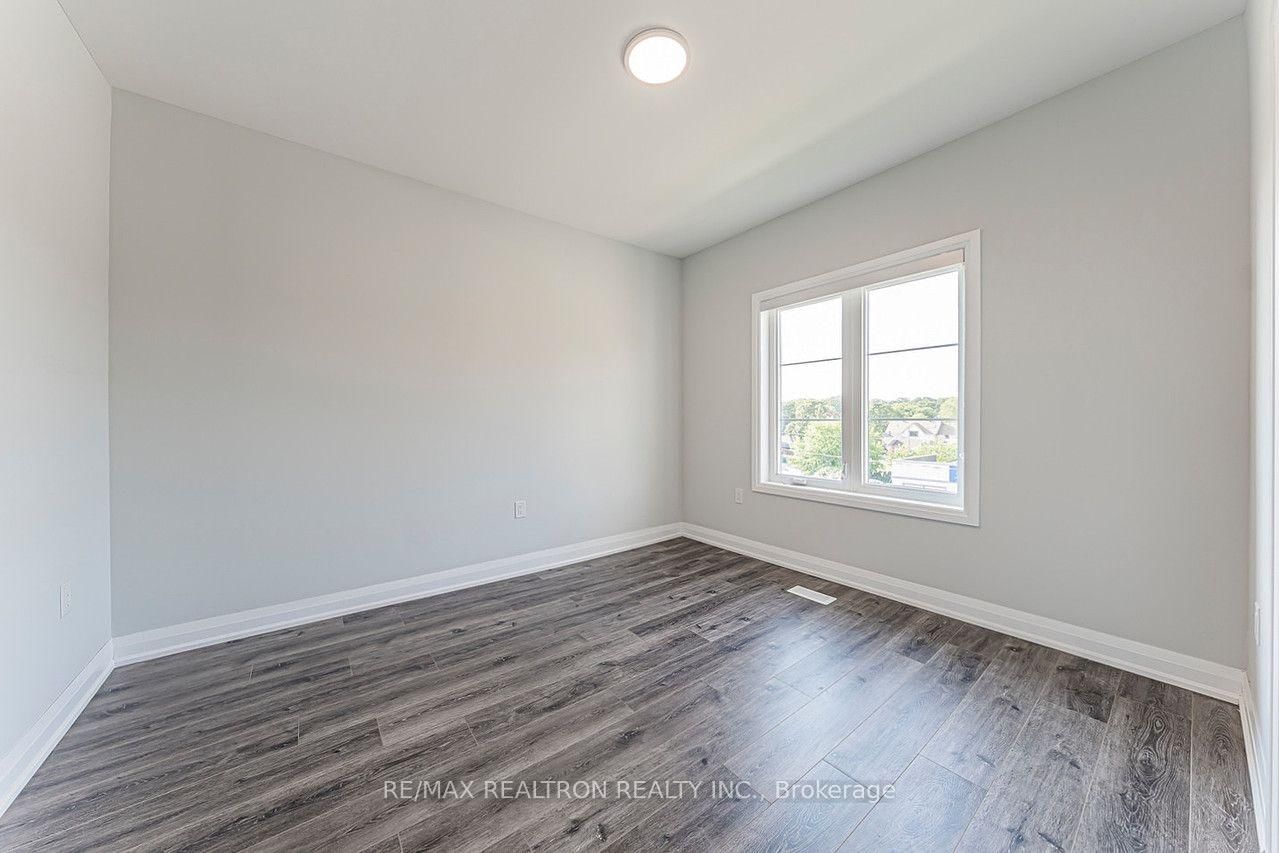260 Eagle Street • #09 • Newmarket, ON photo 35