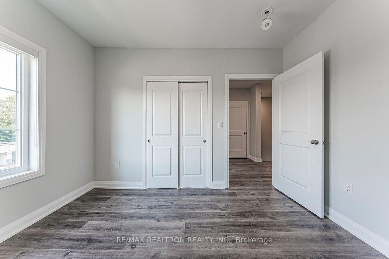 260 Eagle Street • #09 • Newmarket, ON photo 39