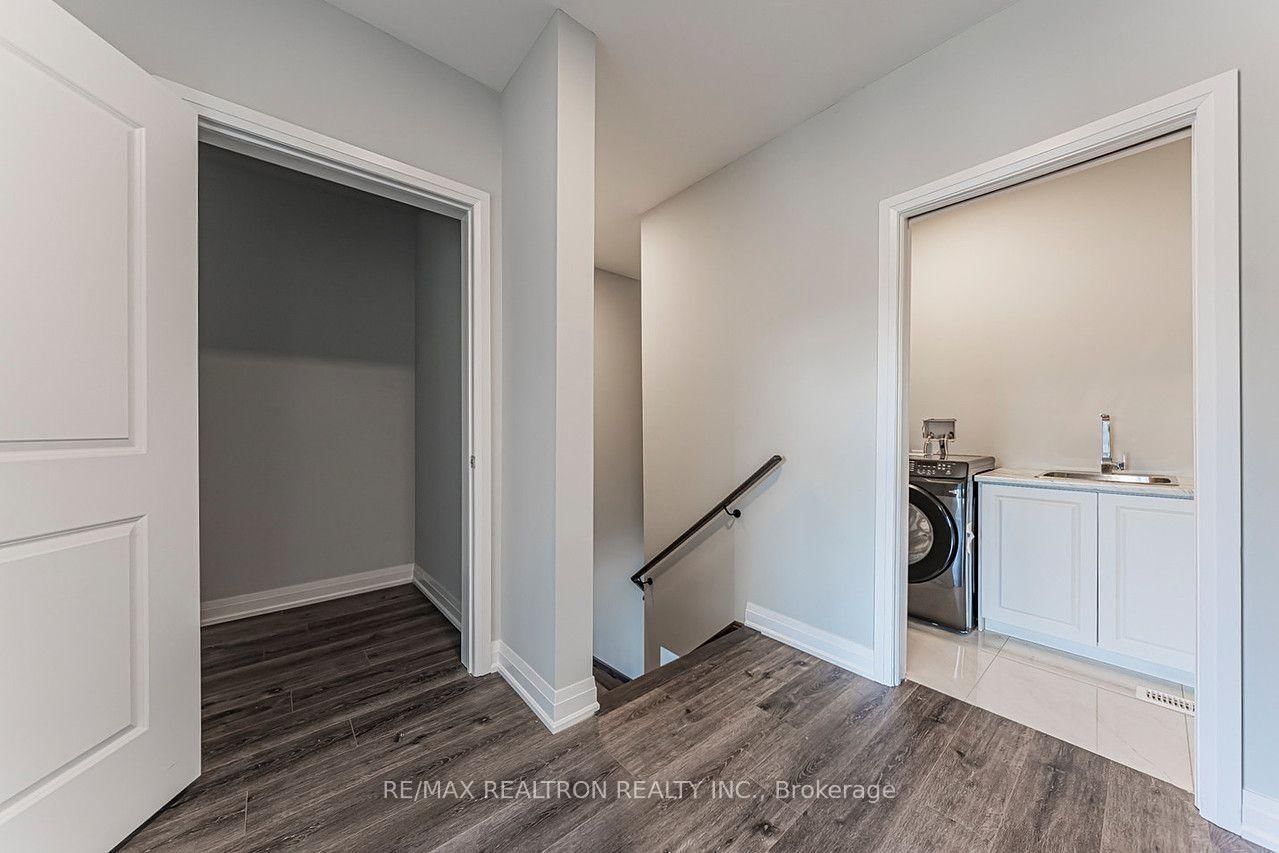 260 Eagle Street • #09 • Newmarket, ON photo 43