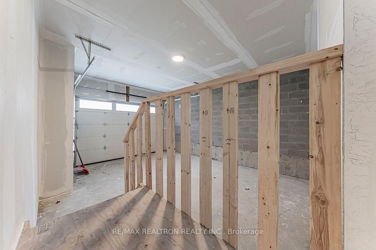260 Eagle Street • #09 • Newmarket, ON photo 44