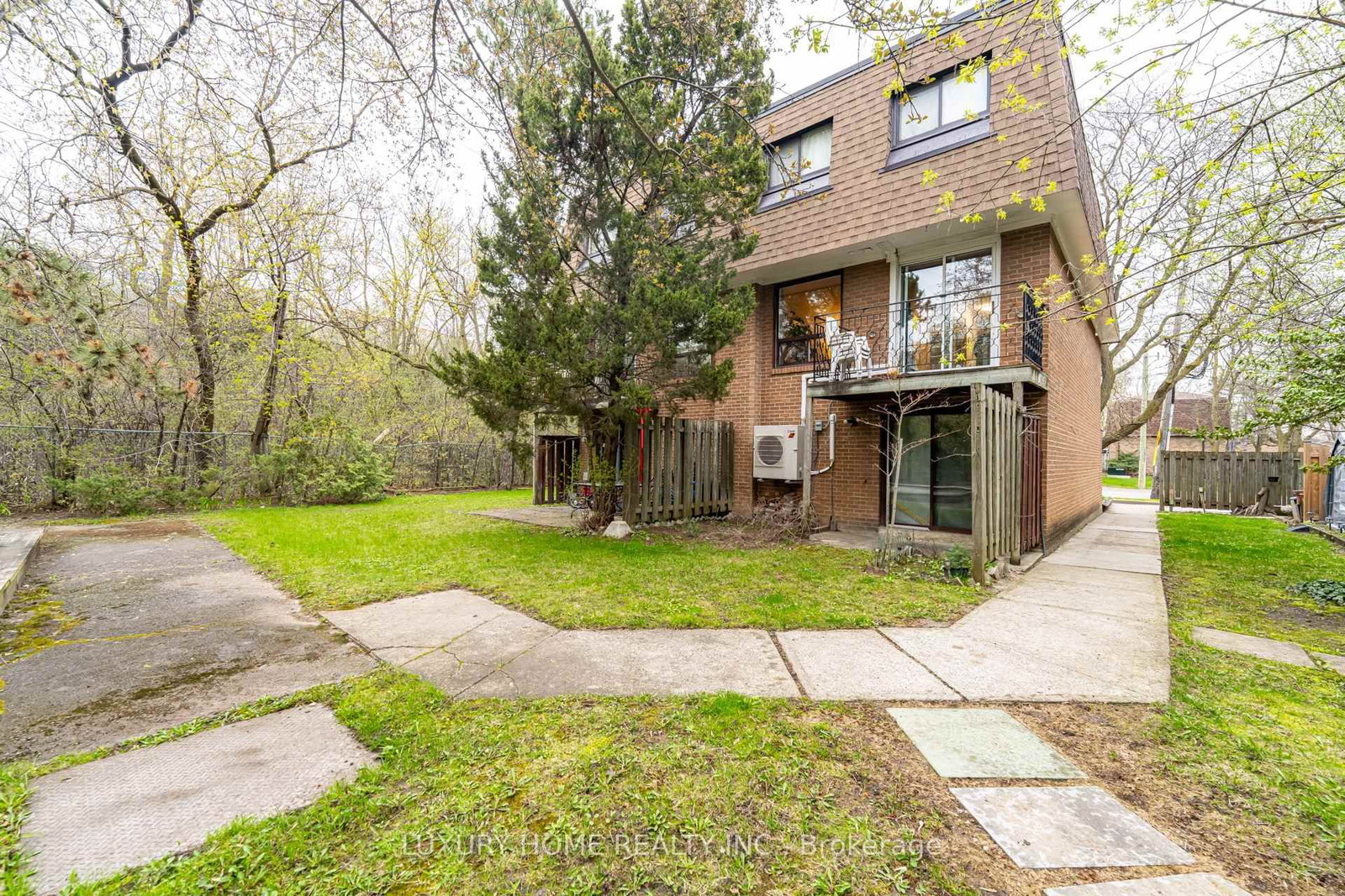 100 Henderson Avenue • #2 • Markham, ON photo 8