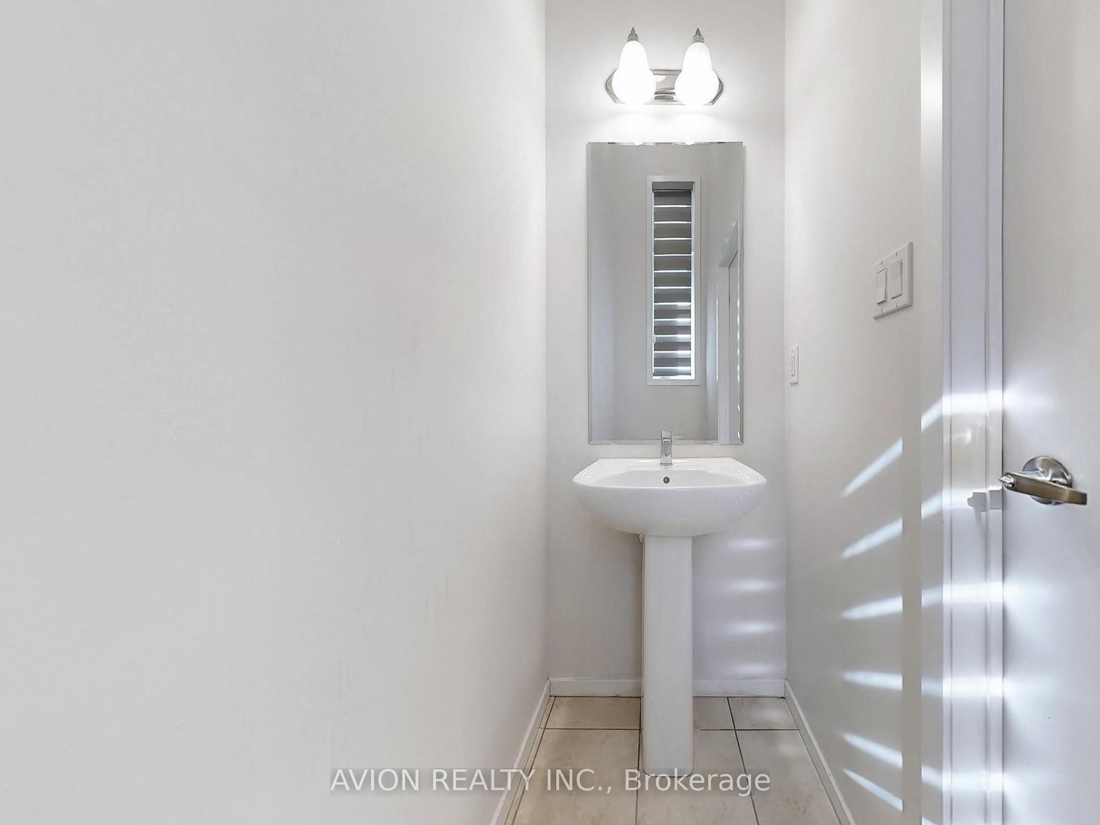 35 Thomas Armstrong Lane • Richmond Hill, ON photo 15