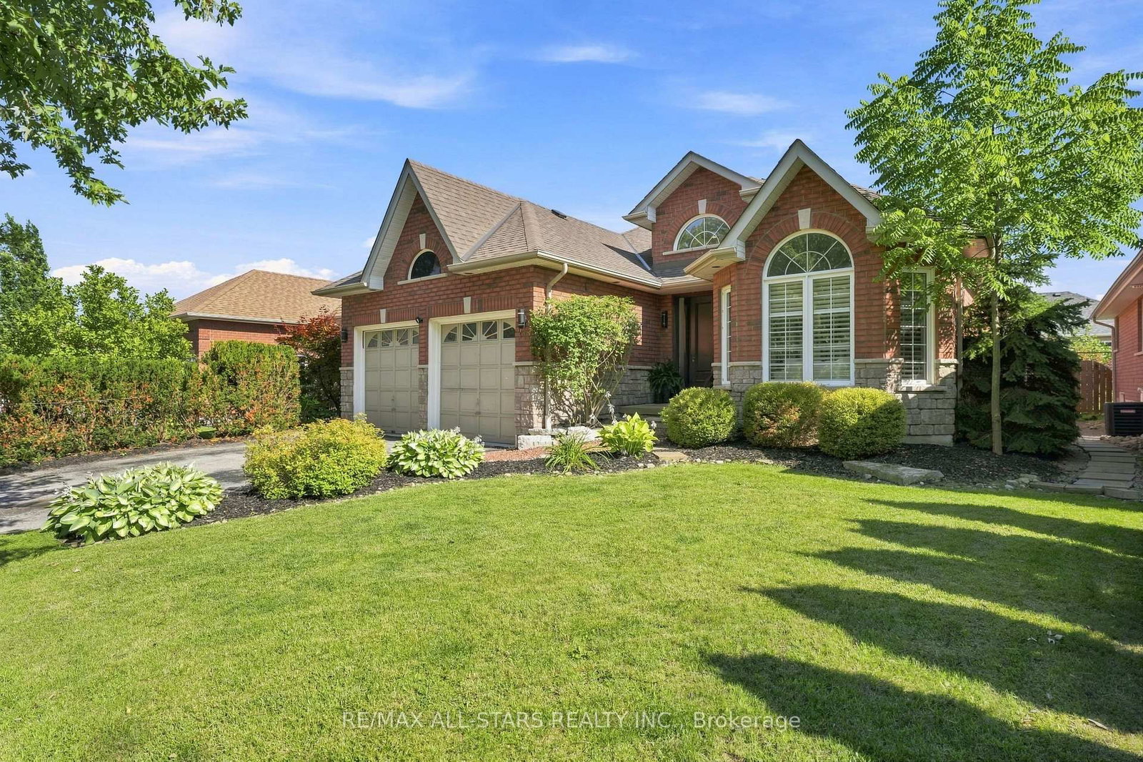 15 Ivygreen Road • Georgina, ON photo 3