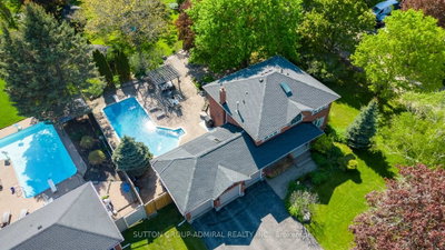 48 Maple Way • East Gwillimbury, ON photo 4