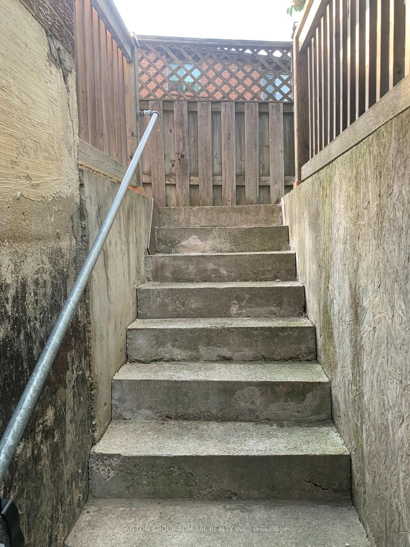 bsmt - 5 Coventry Court, Richmond Hill 3