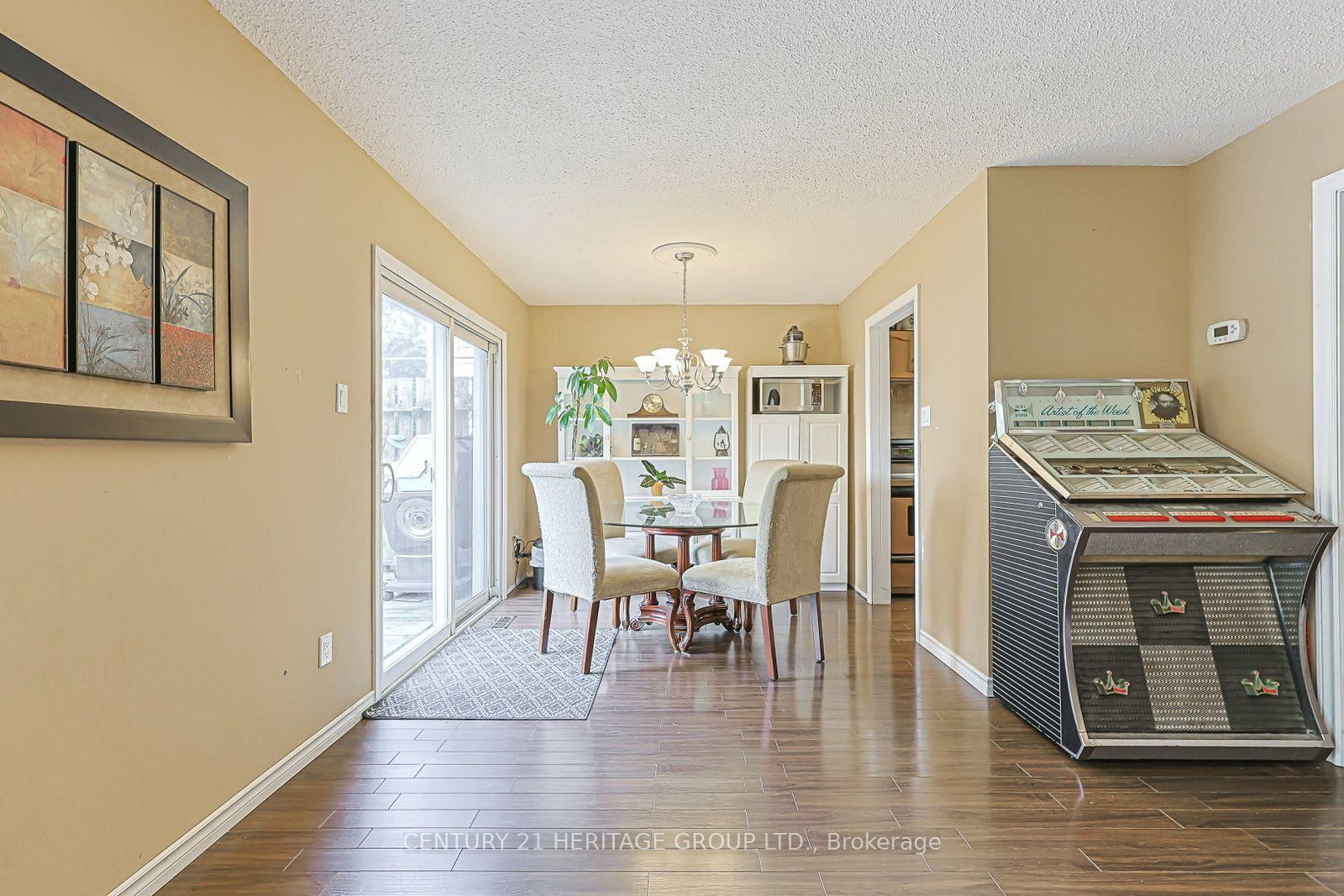 143 Thoms Crescent • Newmarket, ON photo 10