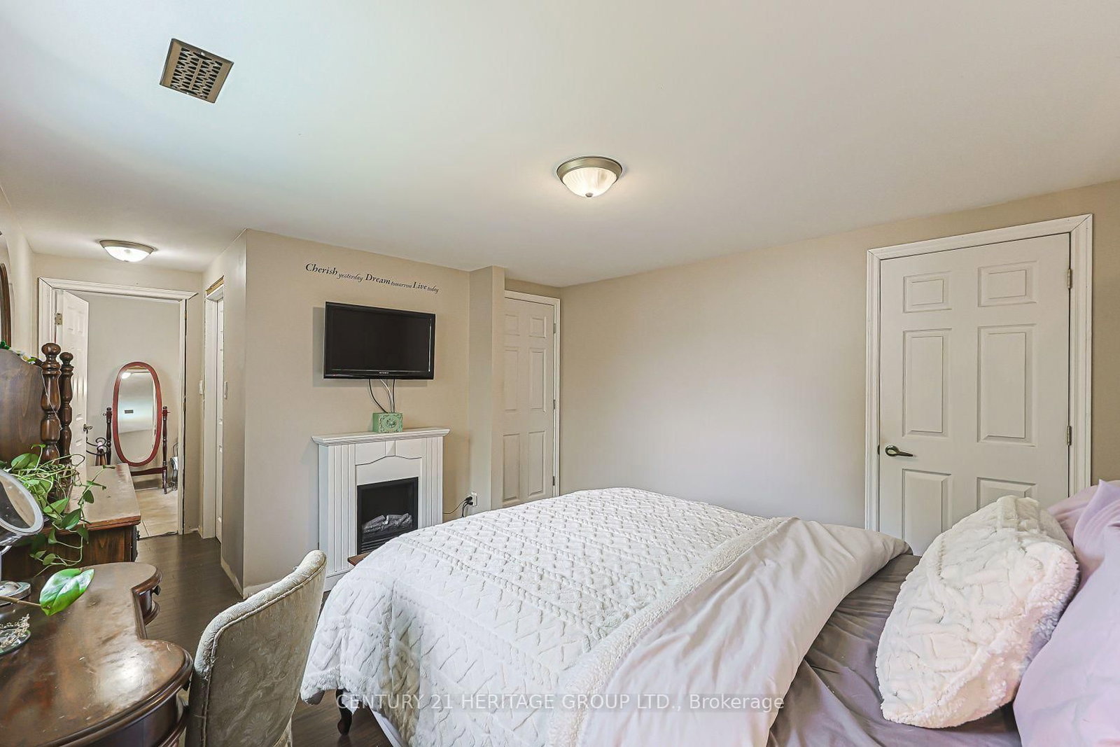 143 Thoms Crescent • Newmarket, ON photo 25