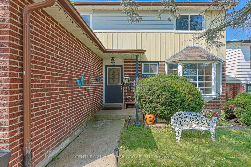 143 Thoms Crescent