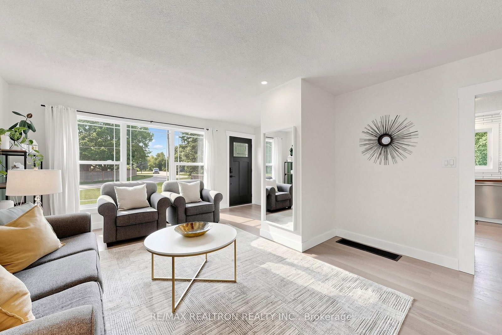 4 Waterbend Drive • Georgina, ON photo 7