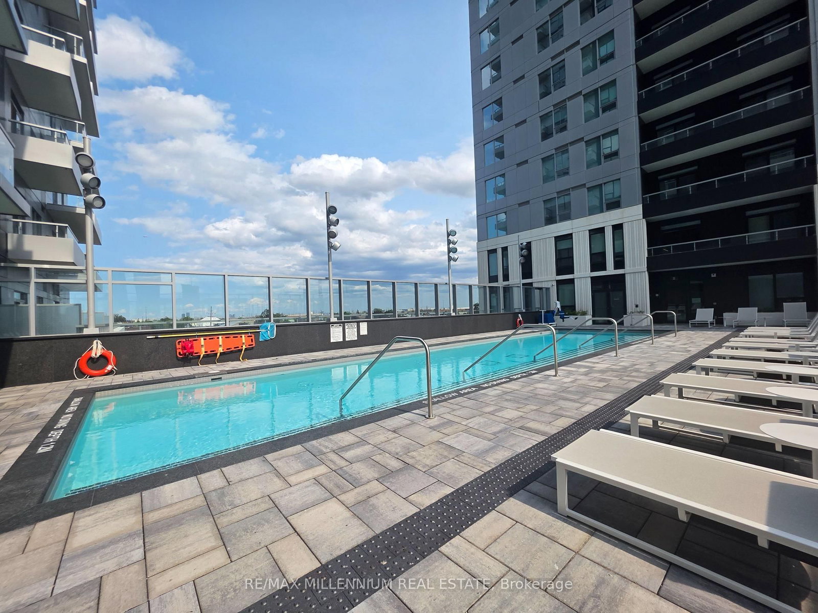21 Meadowdale Road, Unit 306 - Photo 39
