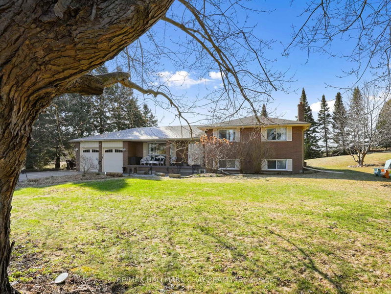 home for sale on 6815 4th Line