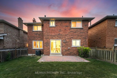122 Spring Town Road • Vaughan, ON photo 3