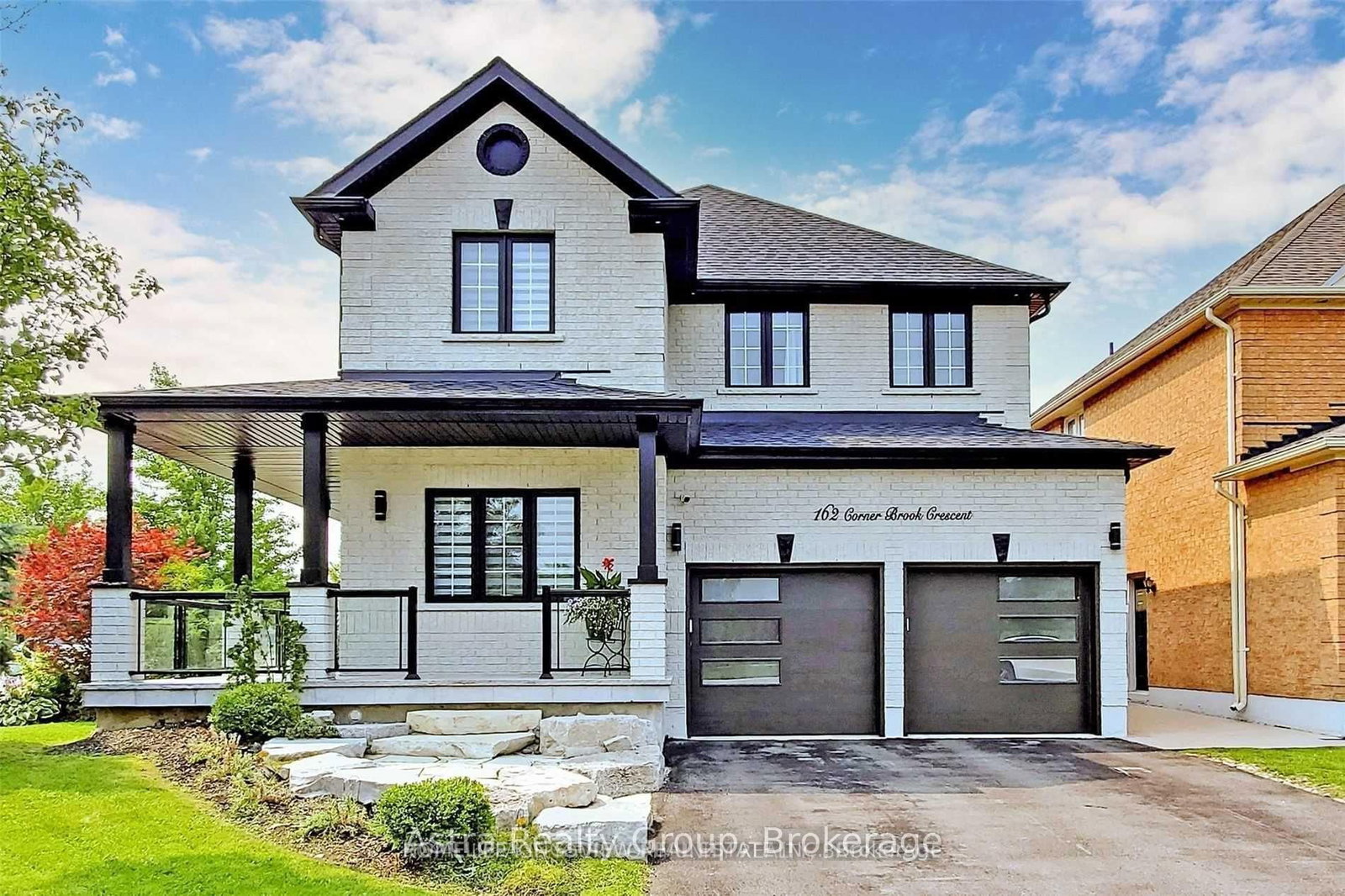 162 Corner Brook Crescent • Vaughan, ON photo 3