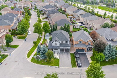 162 Corner Brook Crescent • Vaughan, ON photo 4