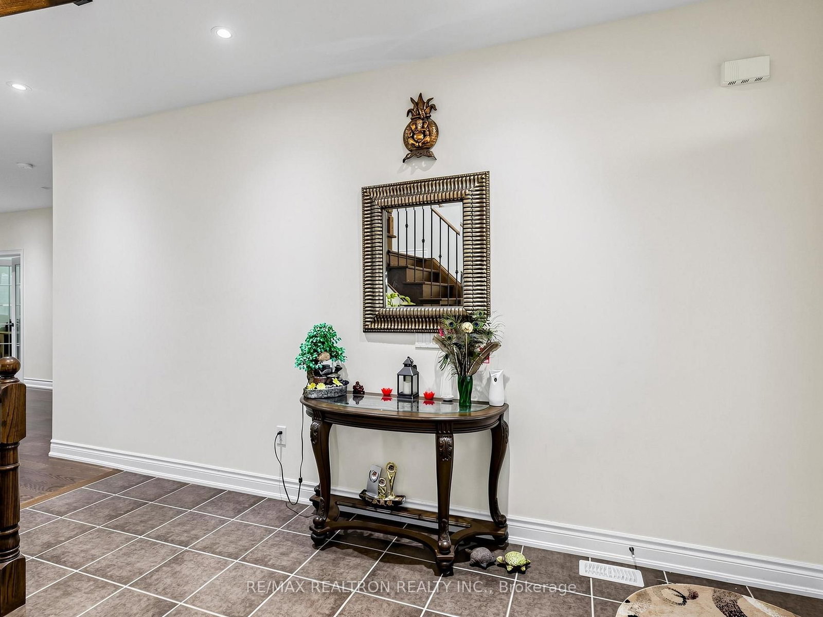 15 Motley Court • Richmond Hill, ON photo 11