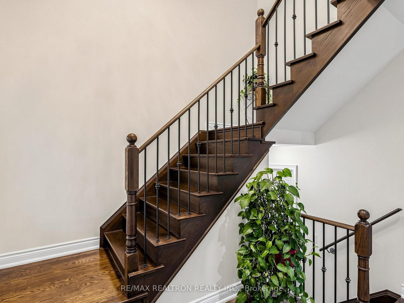 15 Motley Court • Richmond Hill, ON photo 27