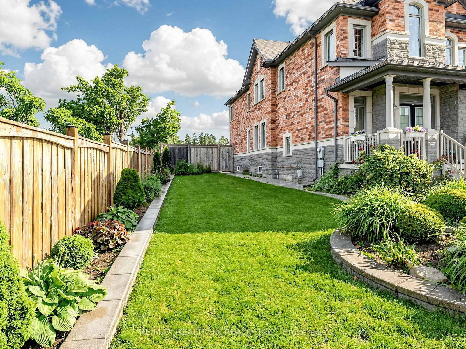 15 Motley Court • Richmond Hill, ON photo 47