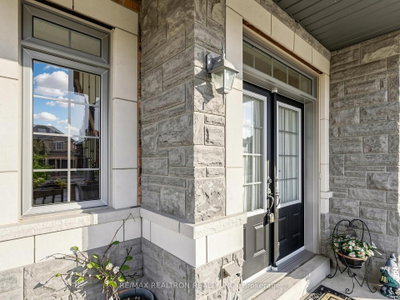 15 Motley Court • Richmond Hill, ON photo 5