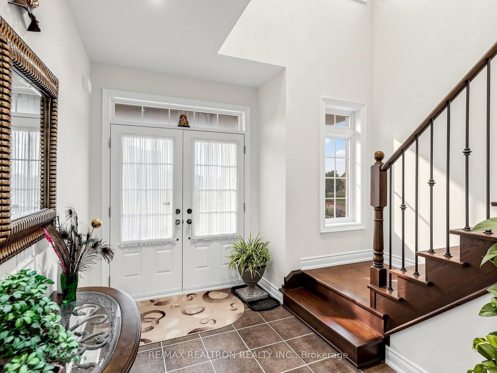 15 Motley Court • Richmond Hill, ON photo 8