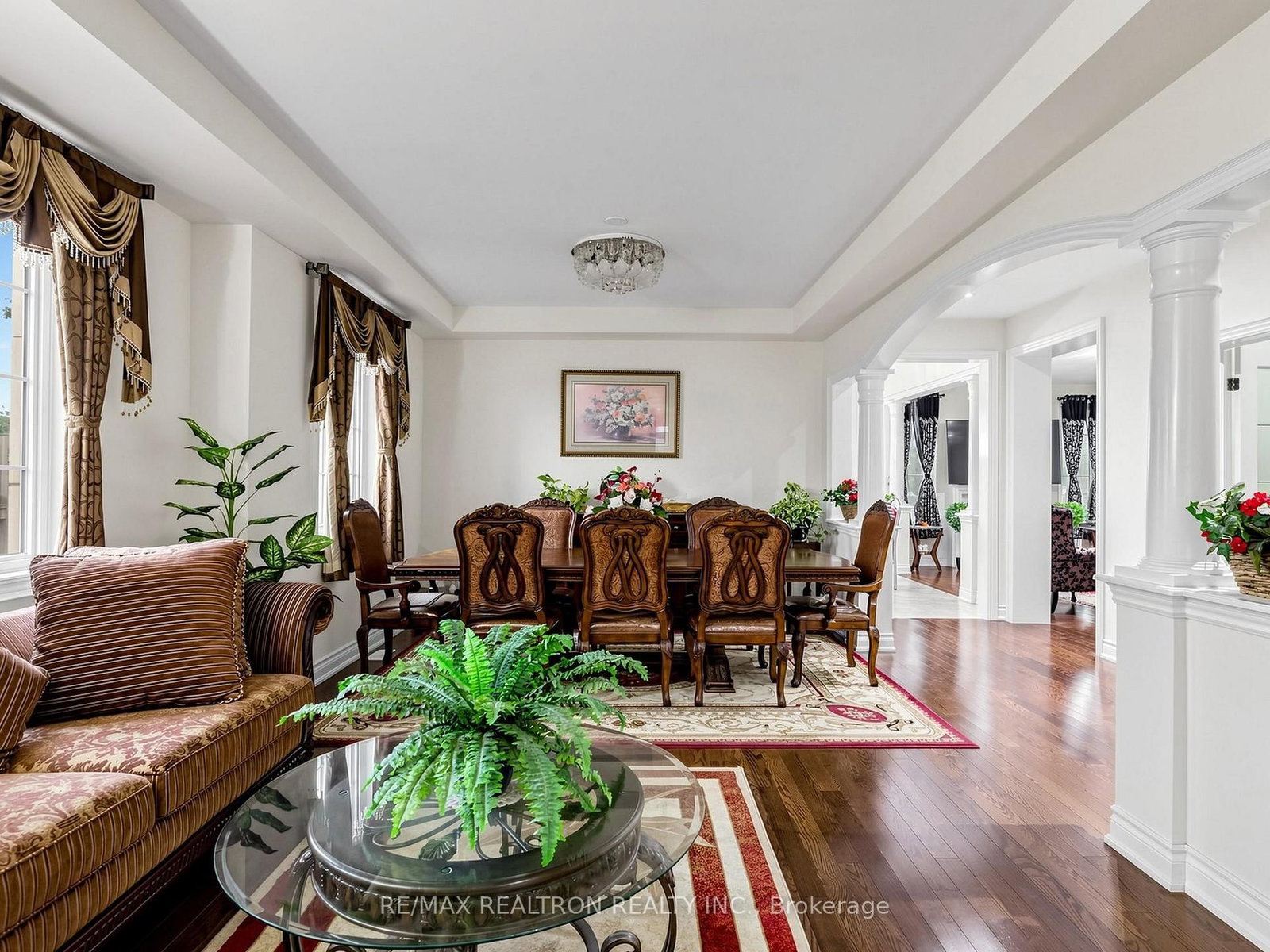 15 Motley Court • Richmond Hill, ON photo 9