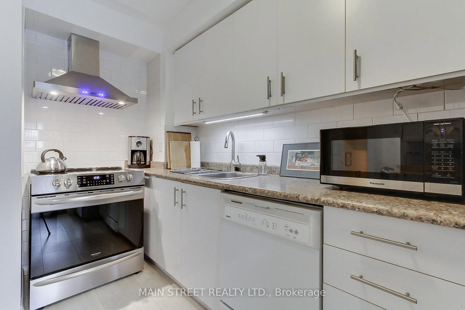 574 Jack Giles Circle • Newmarket, ON photo 10