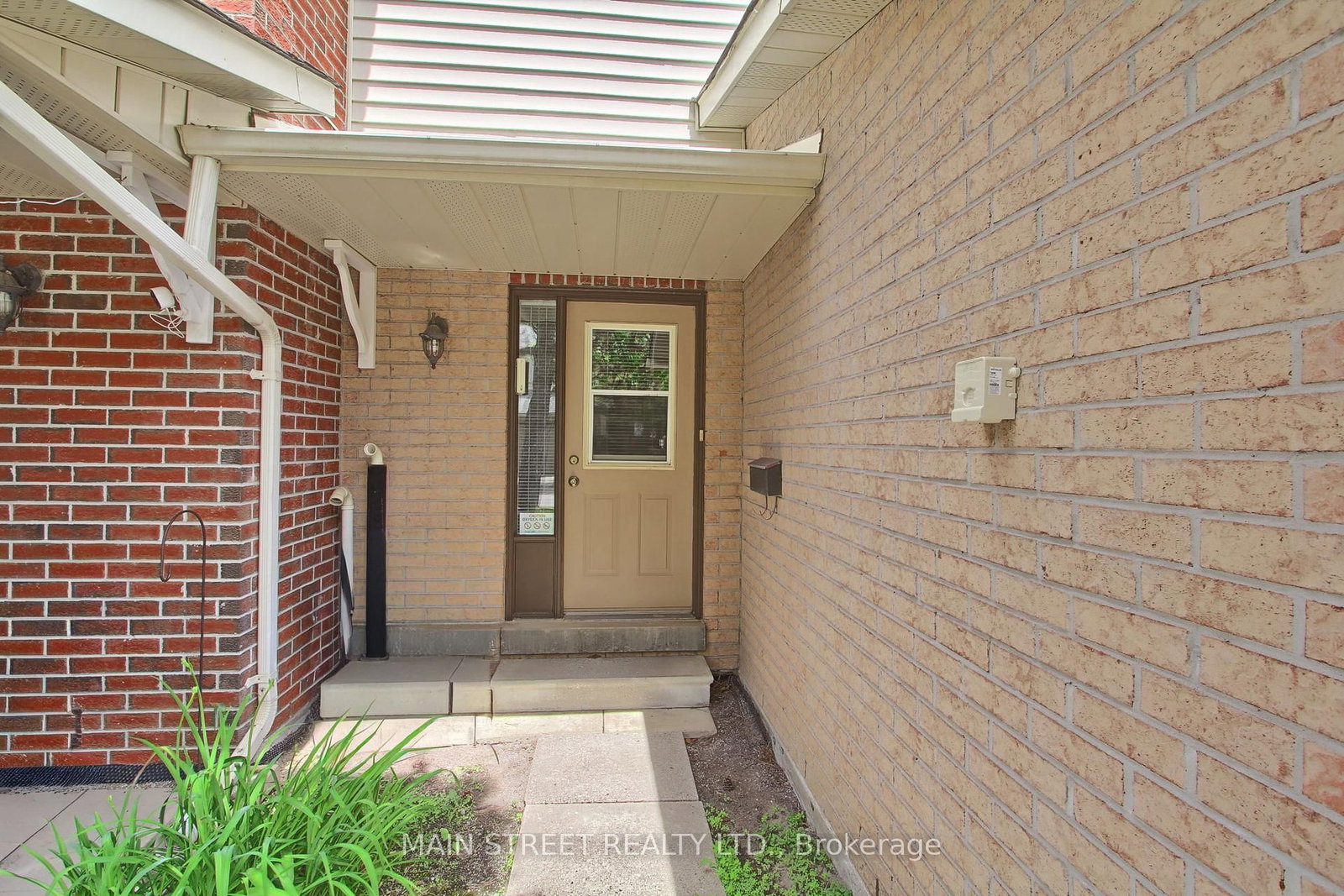 574 Jack Giles Circle • Newmarket, ON photo 3