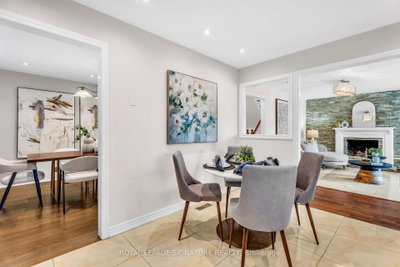89 Batson Drive • Aurora, ON photo 3