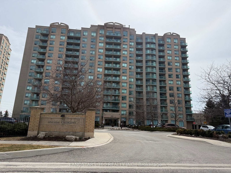 906 - 39 Oneida Crescent