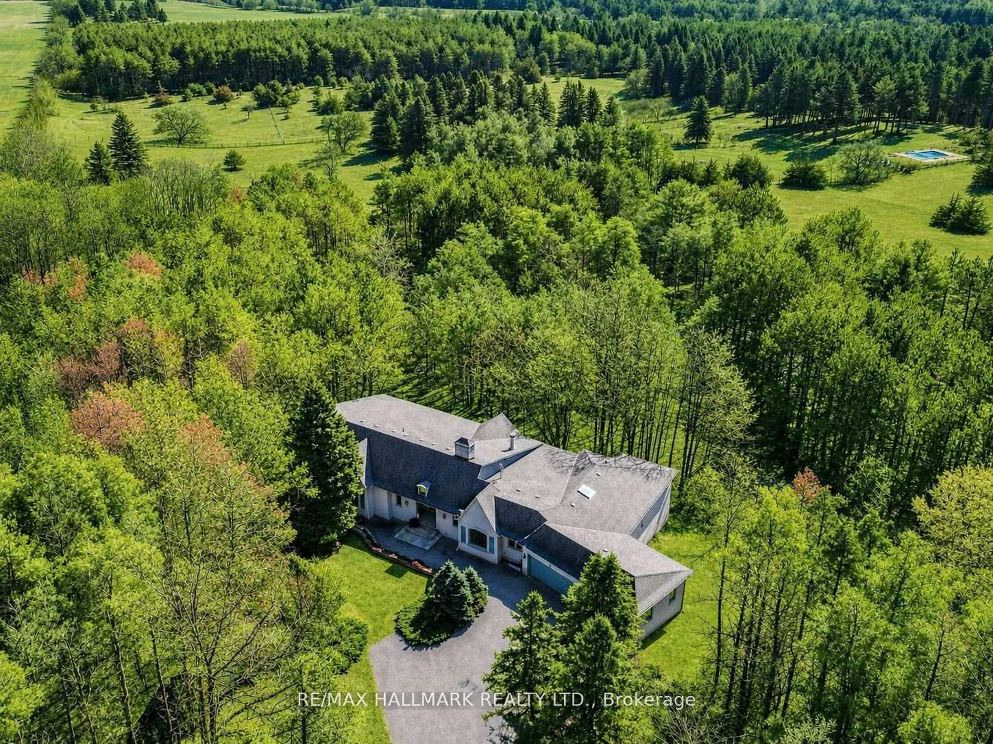 18381 McCowan Road • East Gwillimbury, ON photo 1