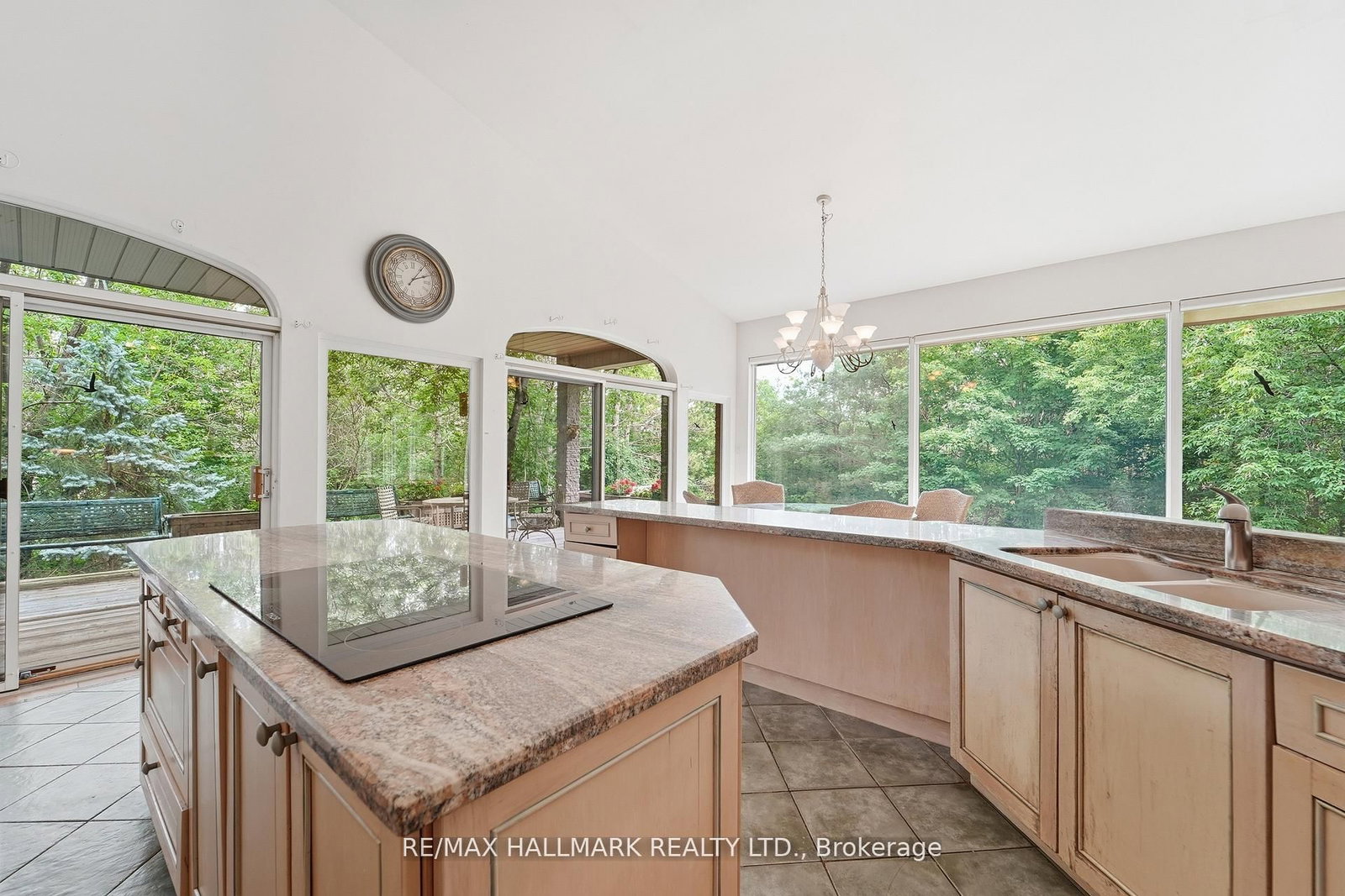 18381 McCowan Road • East Gwillimbury, ON photo 11