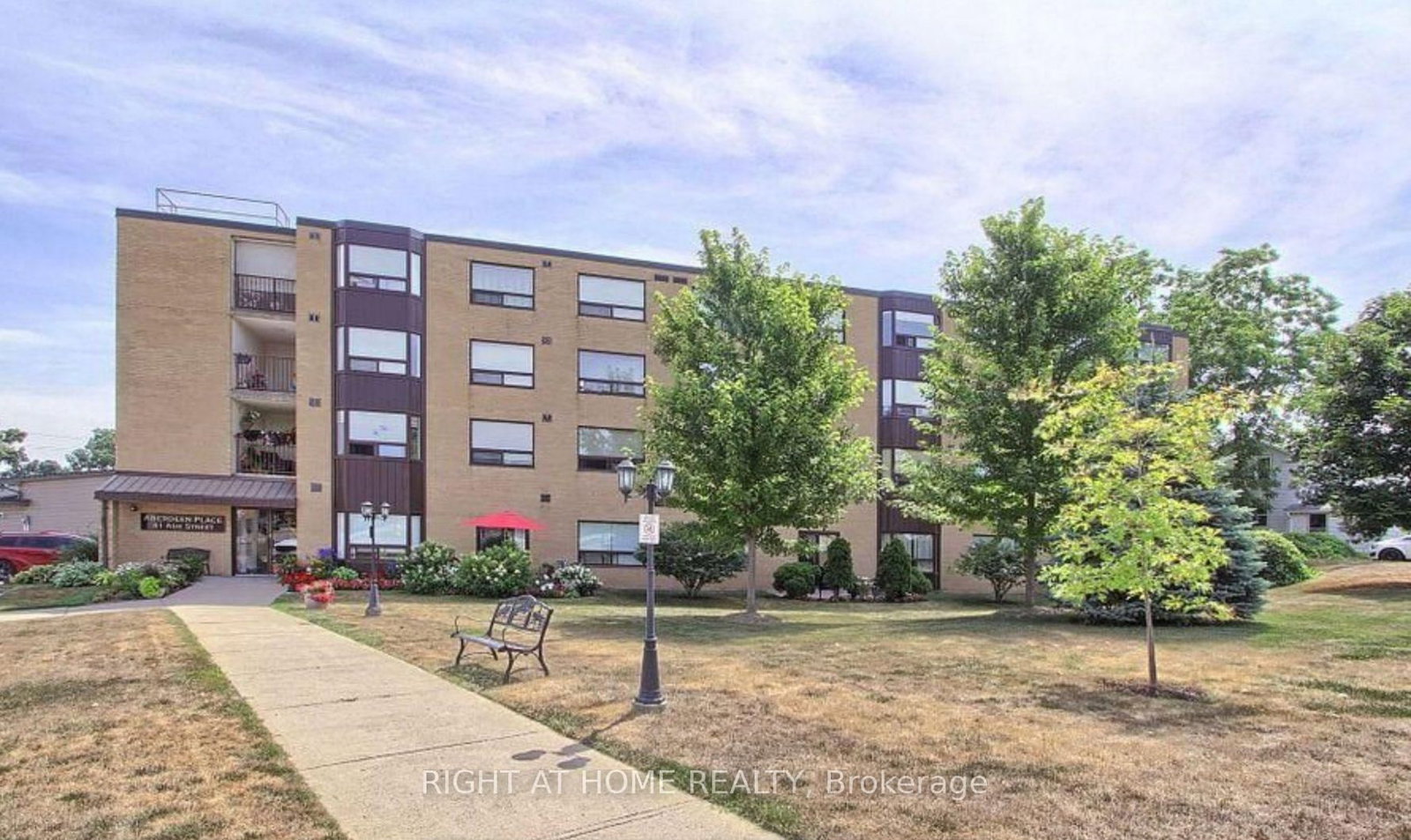 41 Ash Street • #402 • Uxbridge, ON photo 1