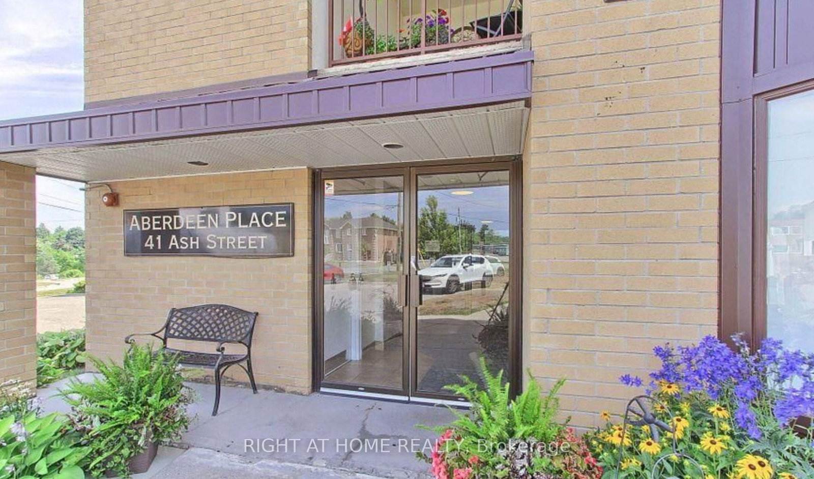 41 Ash Street • #402 • Uxbridge, ON photo 2