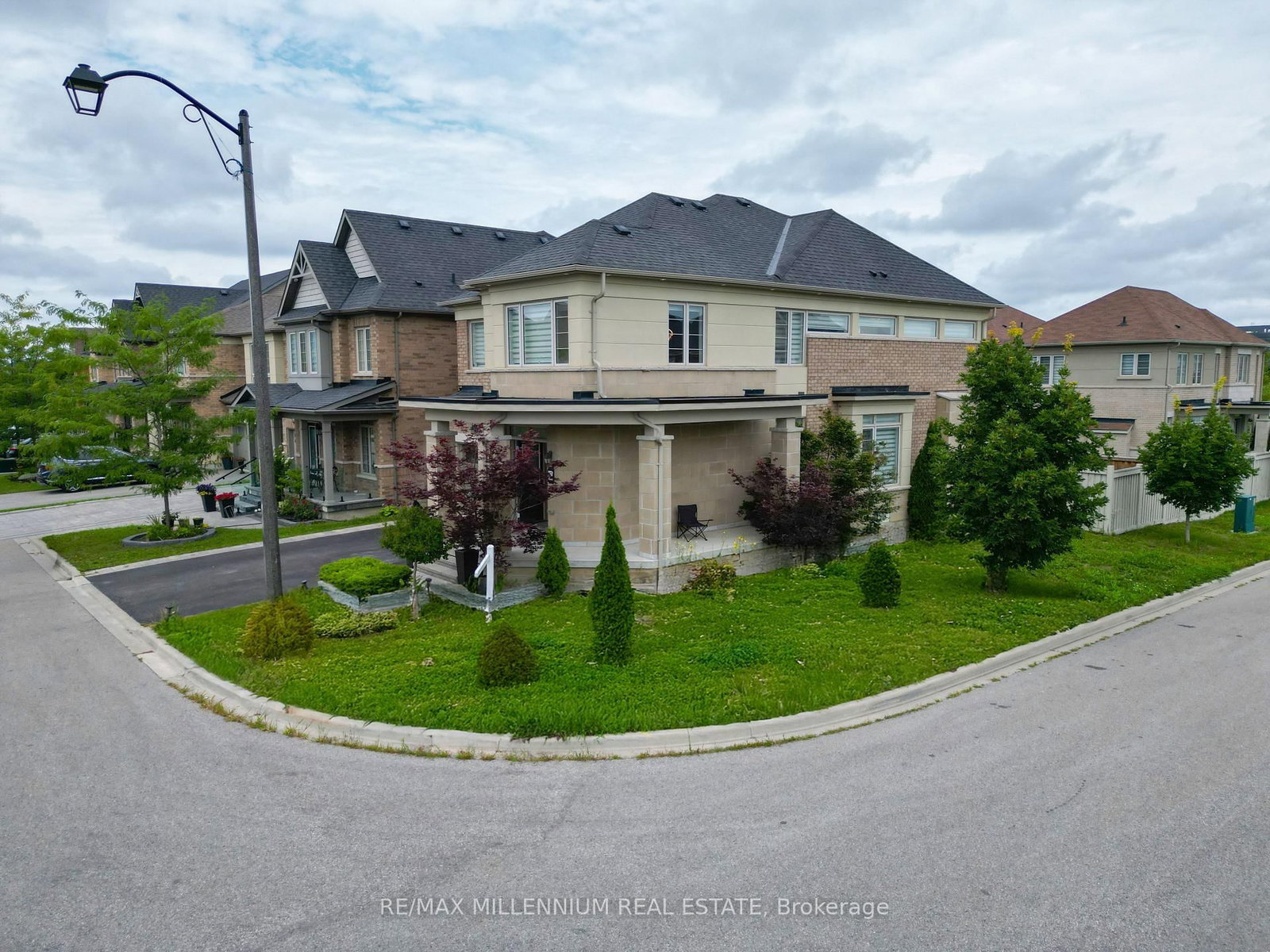 40 Frederick Pearson Street • East Gwillimbury, ON photo 42