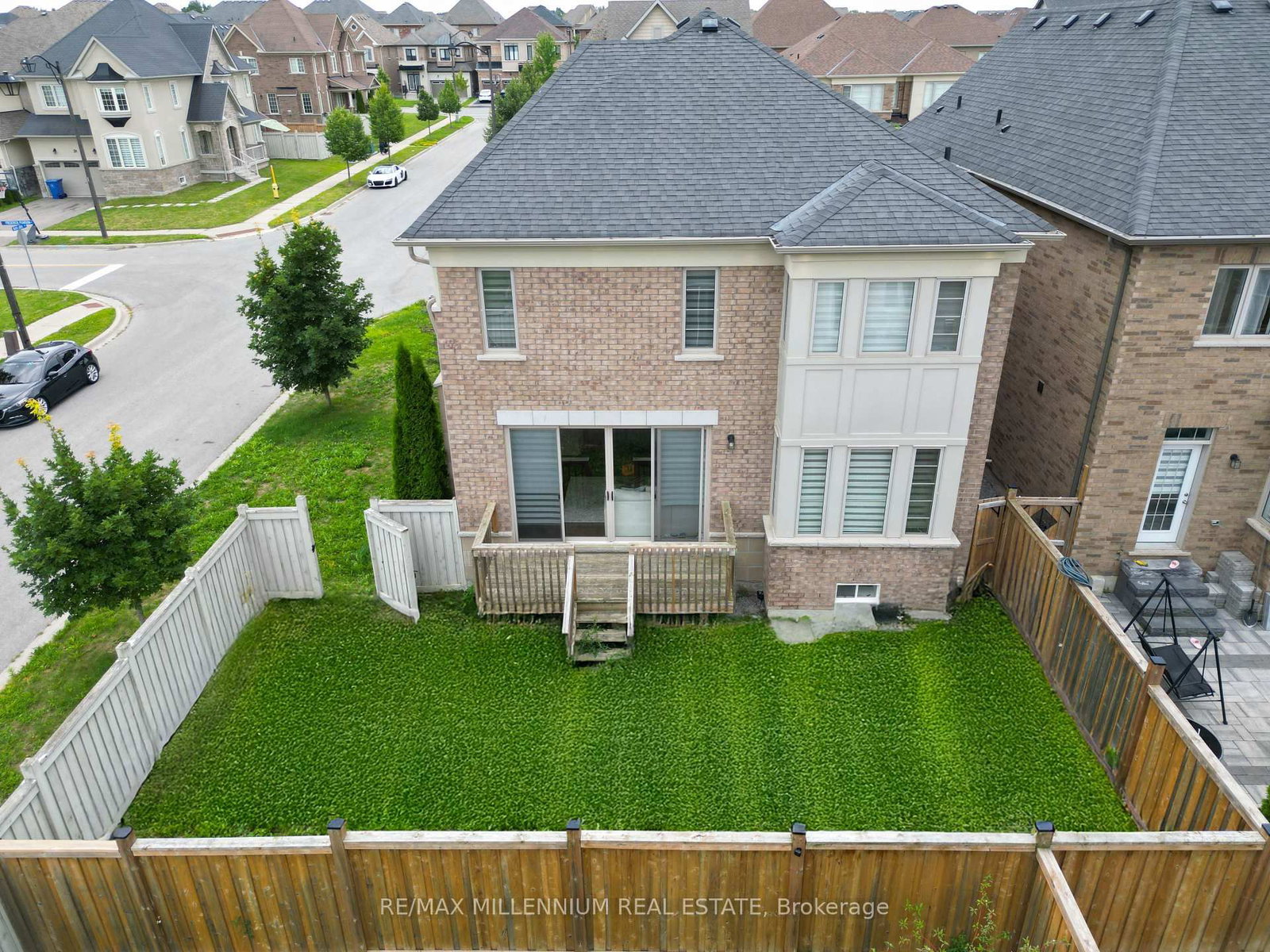 40 Frederick Pearson Street • East Gwillimbury, ON photo 46