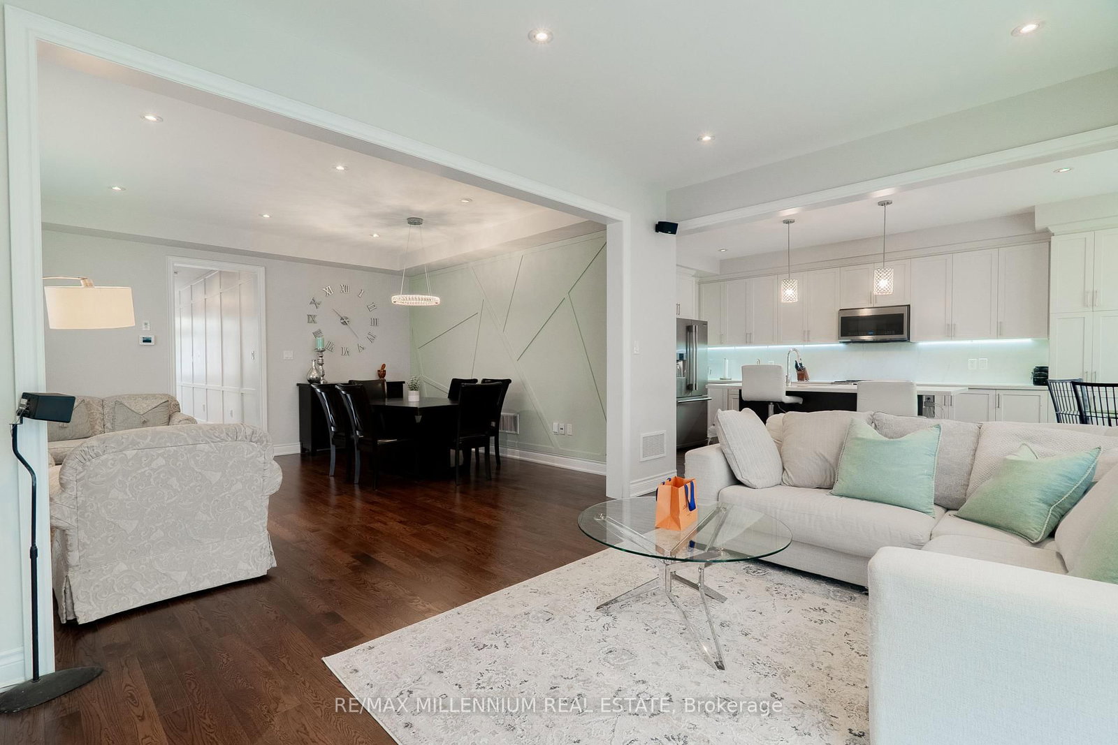 40 Frederick Pearson Street • East Gwillimbury, ON photo 6