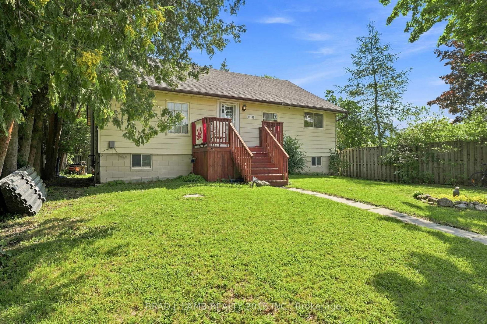 21153 Dalton Road • Georgina, ON photo 3