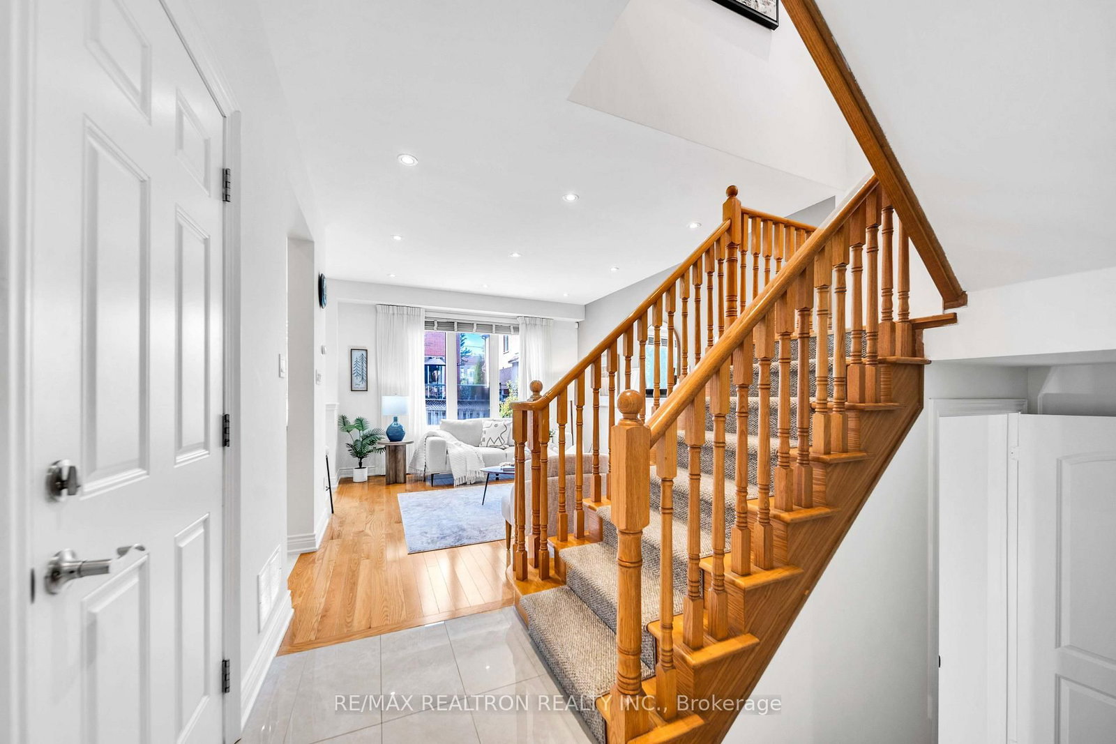 66 Longwood Avenue • Richmond Hill, ON photo 9