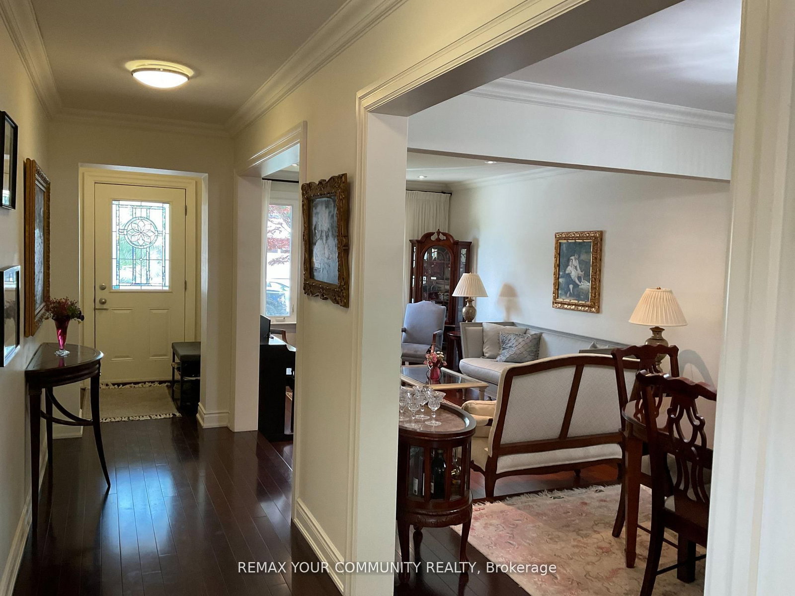 111 Springhead Gardens • Richmond Hill, ON photo 3