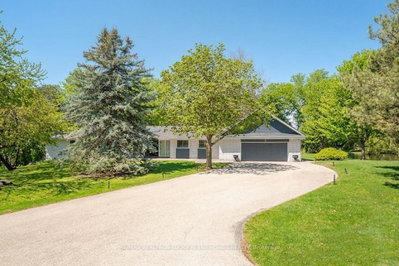 Detached House for sale at 4 Blencathra Hill, Markham, Ontario, L6C 1G2 - Devil's Elbow - MLS: N13667990