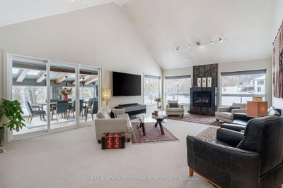 4 Blencathra Hill • Markham, ON photo 8