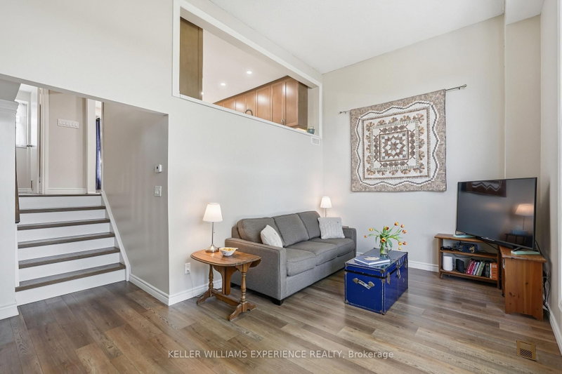 8 - 246 Tupper Boulevard
