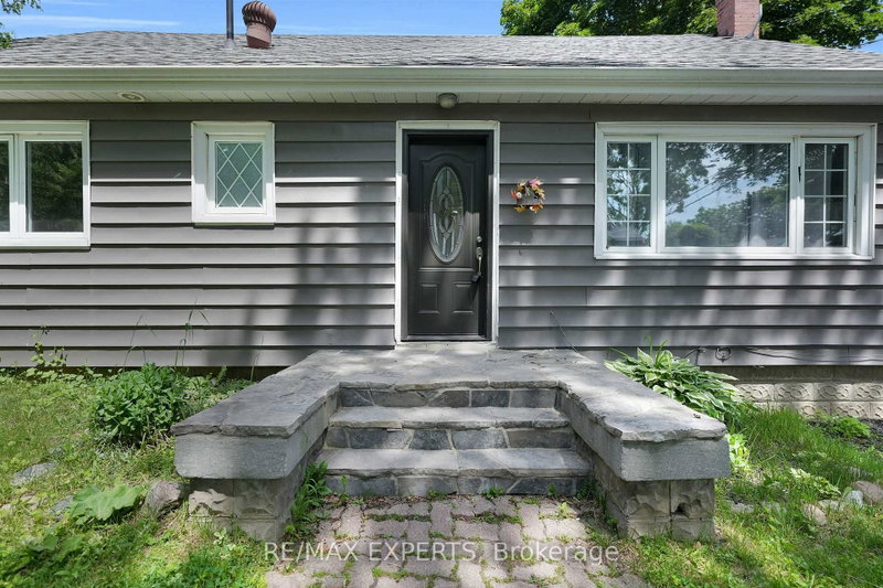 Main - 92 Tupper Street W