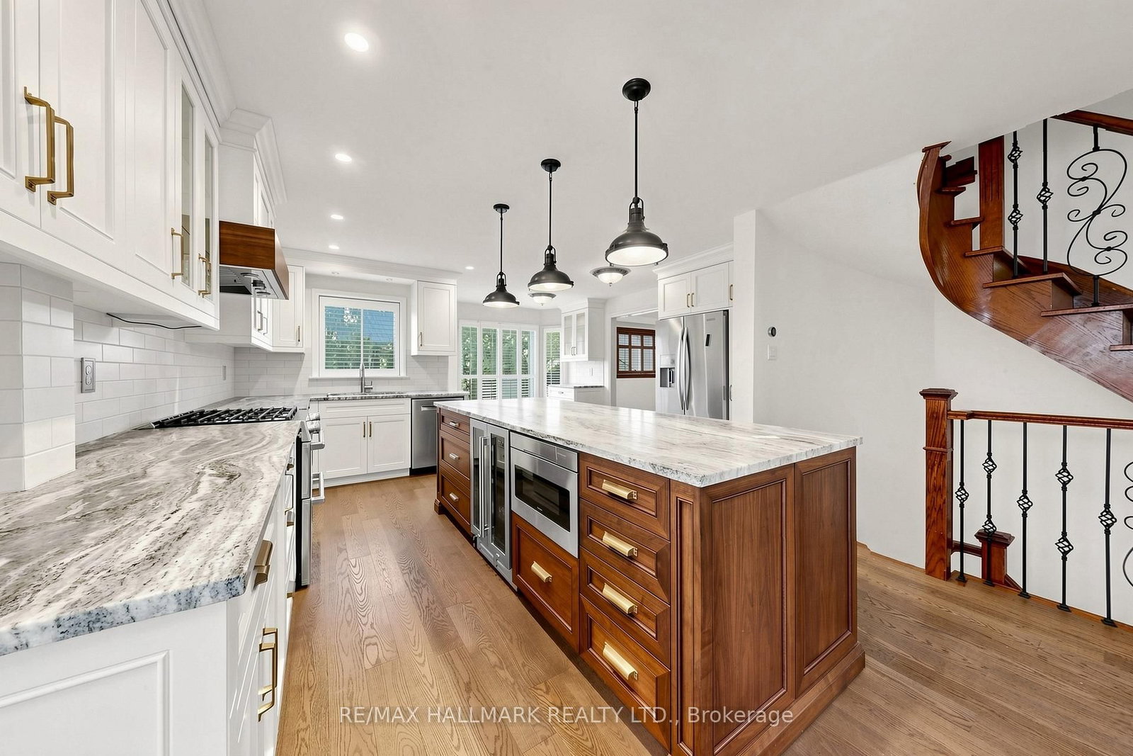 145 Old Surrey Lane • Richmond Hill, ON photo 6