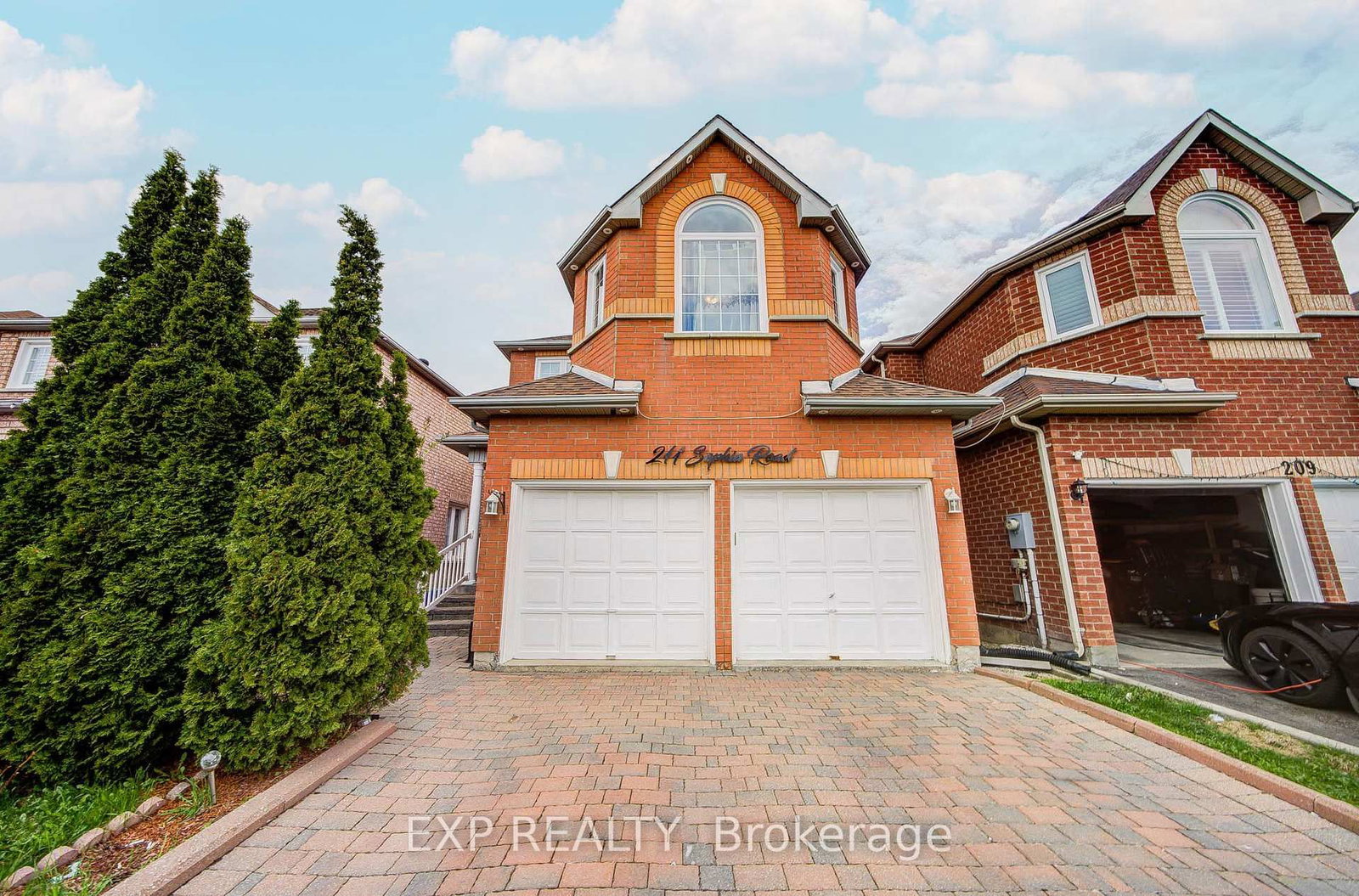 211 Sophia Road • Markham, ON photo 1