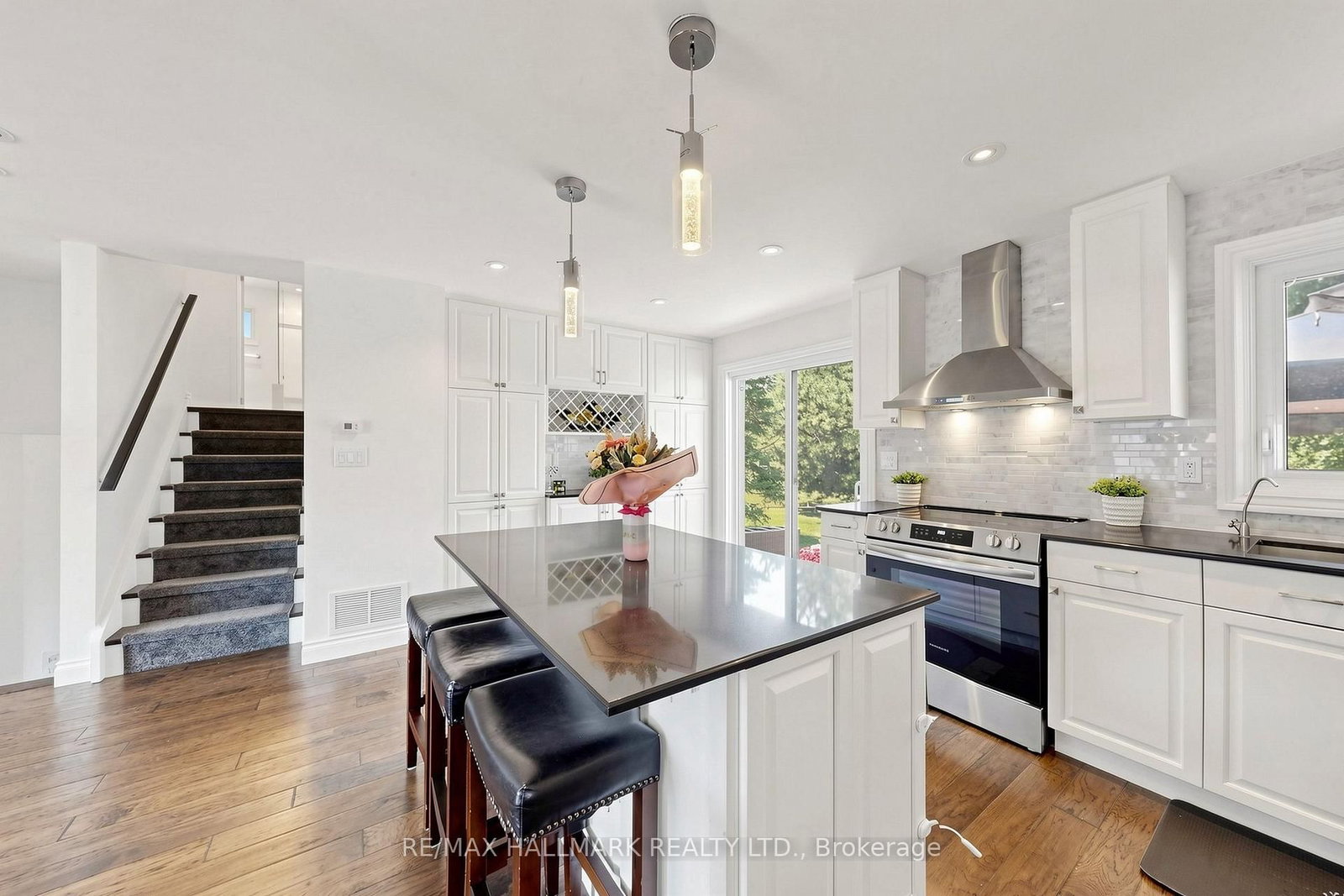 20 Oak Court • #Part 1 • Aurora, ON photo 8