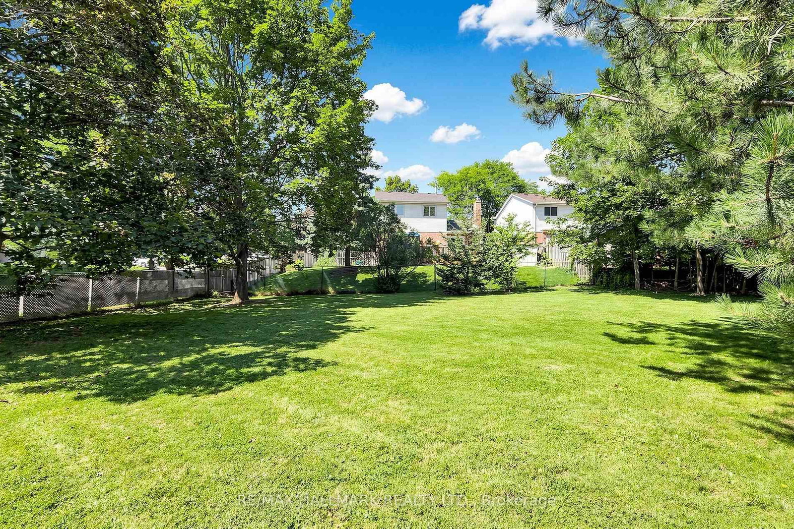 20 Oak Court • #Part 2 • Aurora, ON photo 13