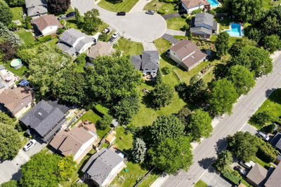 20 Oak Court • #Part 2 • Aurora, ON photo 5