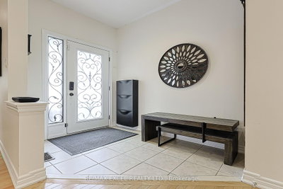 173 Selwyn Road • Richmond Hill, ON photo 3