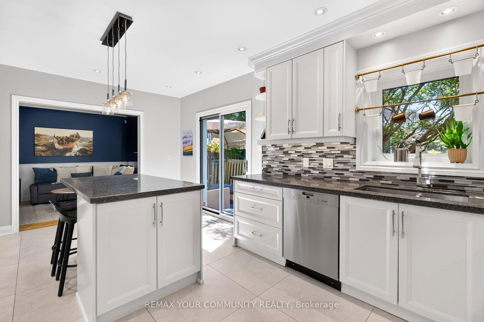 15 Klamath Court • Vaughan, ON photo 6