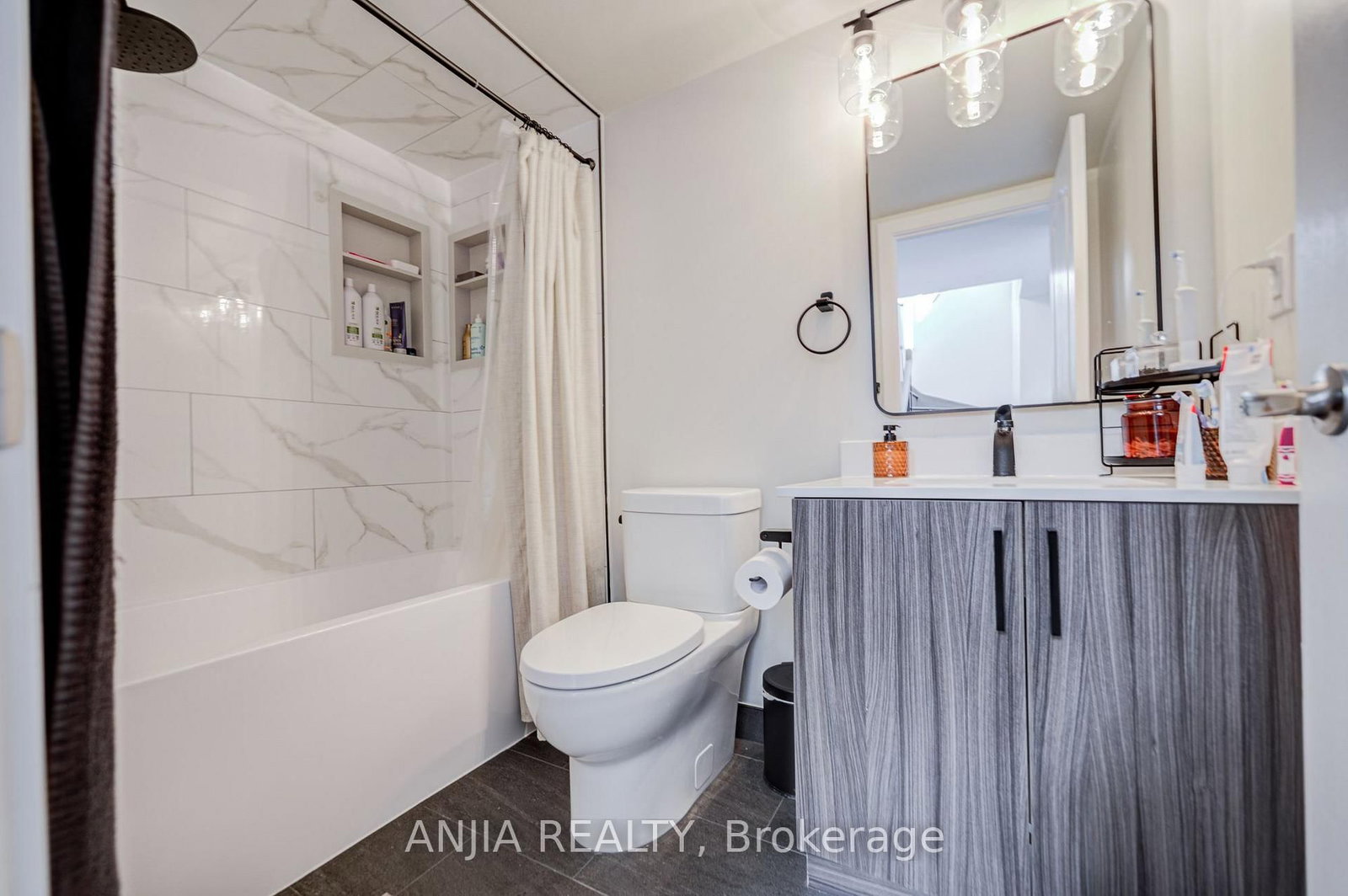 10 Westmeath Lane • #2210 • Markham, ON photo 17